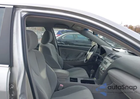 2009 Toyota Camry Le z USA, uszkodzony, nr VIN 4T1BE46K19U821166